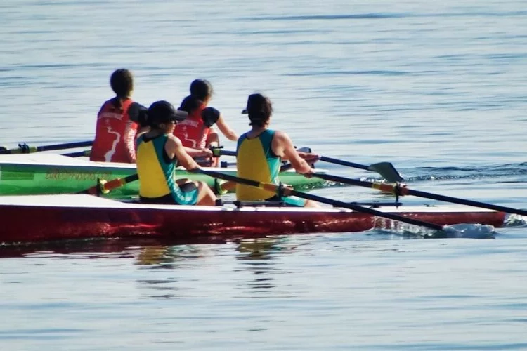Sapanca Gölü’nde kürekler şampiyonluk için çekiliyor