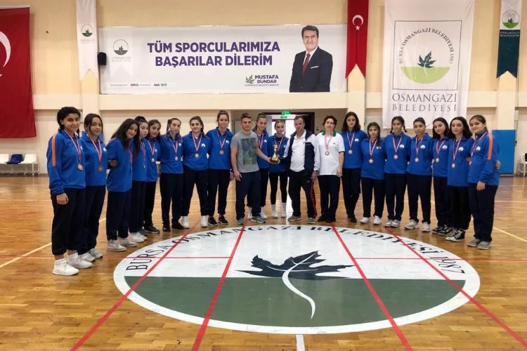Bursa Osmangazi Hentbol Takımı altyapıdan 2. Lig'e yükseldi 