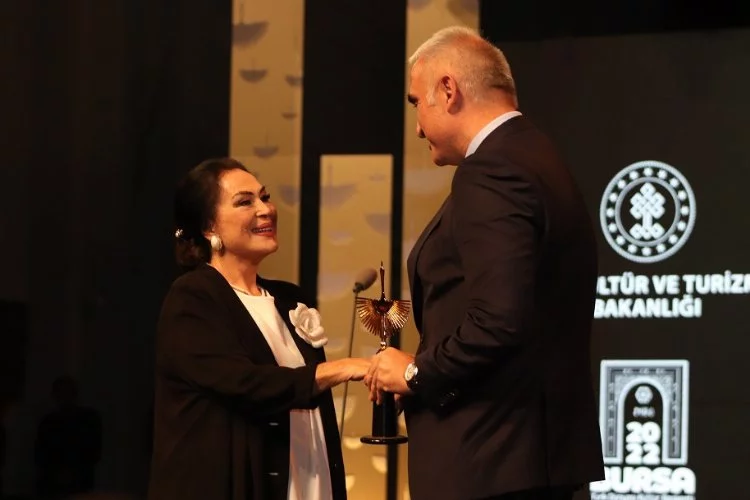 Korkut Ata'da sinemanın sultanına 'vefa' ödülü
