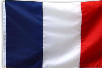Fransa bayrağının rengi değişiyor