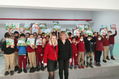  Büyük ödüllü yazar Havva Tekin Bursa'da miniklerle buluştu