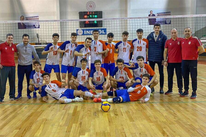 Bursa İnegöl'ün "Yıldız Voleybol Takımı" adının Türkiye finallerine yazdırdı 