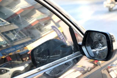 Kilis'te park halinde araca zarar verildi