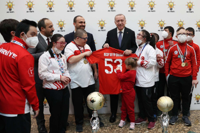 Cumhurbaşkanı Erdoğan özel sporcuları kabul etti