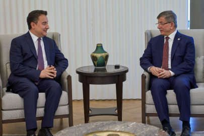 Babacan Davutoğlu ile görüştü