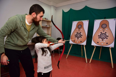Bursa Yıldırım'da çocuklara ücretsiz okçuluk eğitimi 