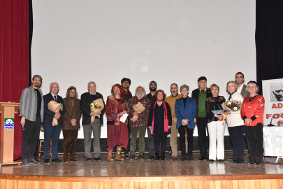 İzmir Foça'da Attila İlhan anıldı 