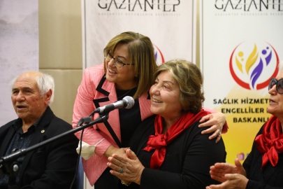 Gaziantep Büyükşehir, Yaşlılar Haftasında 65 yaş ve üstü 500 vatandaşa konuşan tansiyon aleti dağıttı 