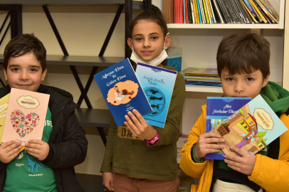 İzmir Aliağa Belediyesi’nden okullara 5 bin 260 kitap