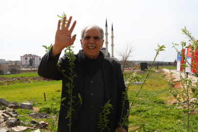 Gaziantep Büyükşehir, Yavuzeli çiftçisine 20 bin badem fidanı dağıttı