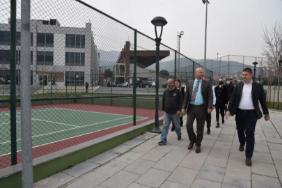 Manisa'da tenis kortları sezona hazır 