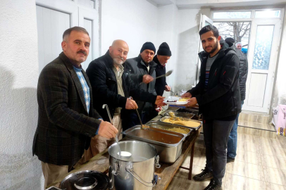 Bilecik Pazaryeri’nde köylüler 15 yıldır aynı sofrada iftar yapıyor