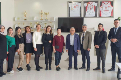 Memduh Büyükkılıç'tan okul ziyaretleri