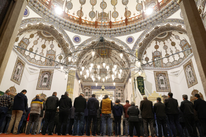 Nevşehir'de Kurşunlu Cami'nde ilk teravih