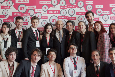 TEV Üstün Başarı Bursuyla 80 öğrencinin daha hayallerine dokunuyor