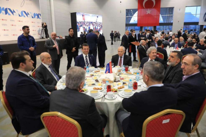 Karamollaoğlu ve İmamoğlu 'Saadet'in iftarında buluştu