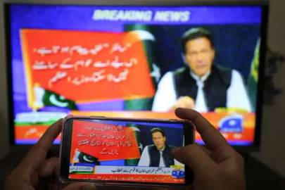 Pakistan'da yeni koltuğun sahibi Pazartesi belli olacak