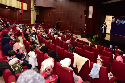 Yazar Merve Gülcemal Bursa'da Yıldırımlılarla buluştu