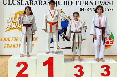 Manisa BBSK’lı judocular madalyaları topladı
