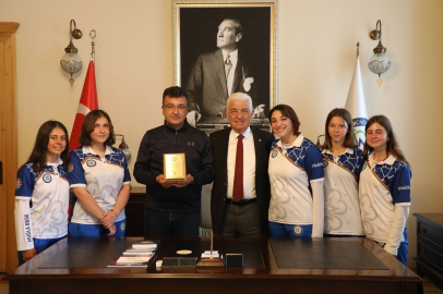 Muğla'da şampiyon okçulardan Başkan Gürün’e ziyaret