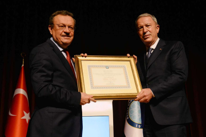 Bakan Akar: Terörü kaynağında yok edeceğiz