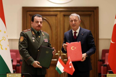 Bakan Akar Tacikistanlı mevkidaşını ağırladı