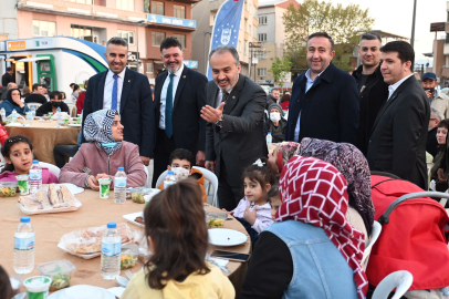 Bursa Büyükşehir iftar sofrasını bu kez Demirtaş'ta kurdu