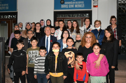 Kursiyer kadınları yemeklerini Selvitopu çiftiyle paylaştılar