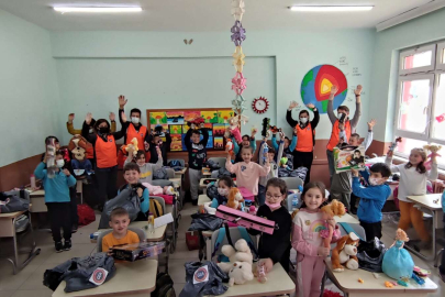 Oyuncaklar Bursa Keles’te yeni arkadaşlarıyla buluştu