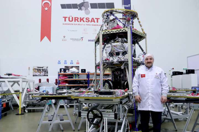 Bakan Varank USET'i ziyaret etti... Milli gözlem uydusu 2023'te uzaya çıkıyor