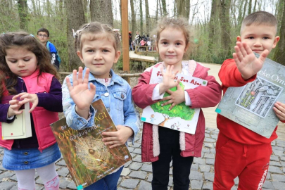 Anne ve çocuklar Ormanya’da