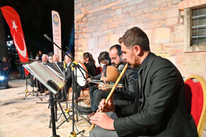 Binlerce Manisalı Kadir Gecesi'nde Kula'da buluştu