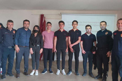 Manisa Kırkağaçlı öğrenciler, ateş savaşçılarıyla buluştu