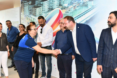 İzmir Çiğli’de bayramlaşma coşkusu