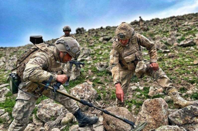 Muş 'Abluka'ya alındı... Operasyona Bursa'daki bombalı tuzakta şehit olan memurun ismi verildi