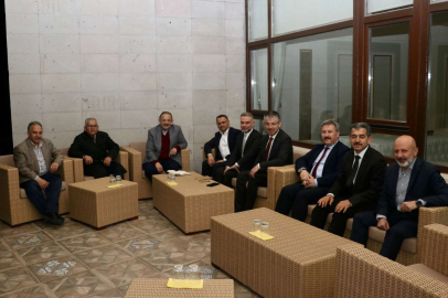 Kayseri başkanlardan Özhaseki'ye brifing