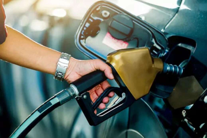 Petrol fiyatlarına büyük zam