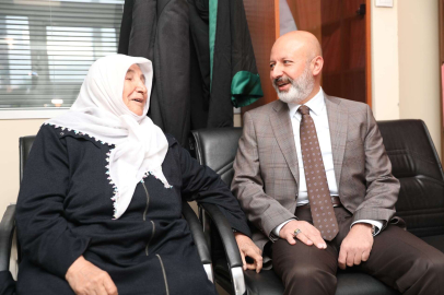 "Annelerimizin kıymetini her gün bilelim"
