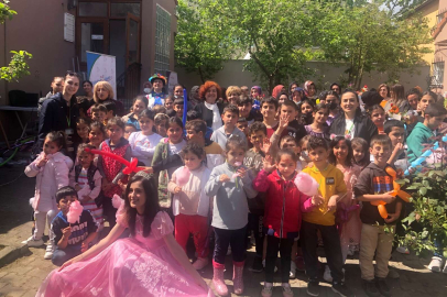 Kocaeli İzmitli çocuklar, Anneler Günü’nü İzmit Belediyesinin atölyelerinde kutladı 