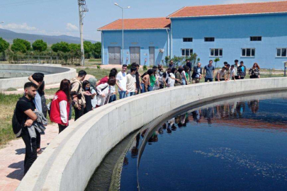 Manisa'da öğrenciler çevre dostu tesisi inceledi
