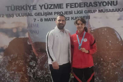 Nevşehirli yüzücüler Kayseri'de madalyalarla döndü 