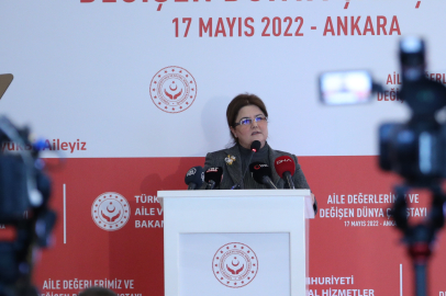 Bakan Yanık 'aile değerlerini' anlattı