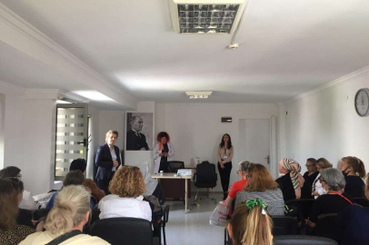İzmir Çiğlili kadınlar "Sağlıklı Yaş Alma" seminerinde buluştu