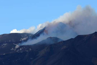 Etna Yanardağı faaliyete geçti
