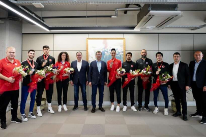 İmamoğlu şampiyon sporcuları ağırladı