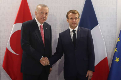 Erdoğan Macron'la görüştü