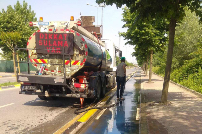 Sakarya'da temizlik çalışmalarıyla bisiklet yolları daha güvenli hale getiriliyor