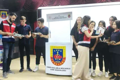 Antalya Kemer'de jandarmadan siber eğitim