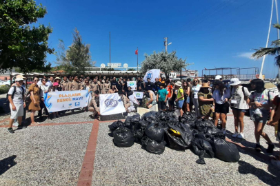 İzmir Urla'da 'deniz dibi' temizliği