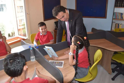 İzmir'de KAÇOK’tan kütüphanelere destek